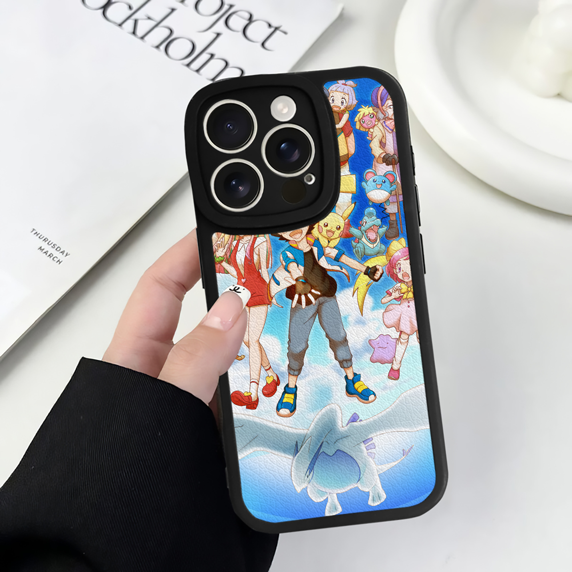 （画像用） ポケットモンスター Pokémon 【iPhone 16シリーズ対応】シリコンスマホケース（レザー調） 材質：シリコン